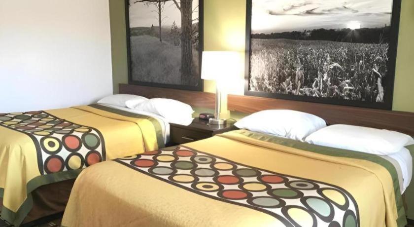 Super 8 By Wyndham Wayne Hotel Eksteriør billede